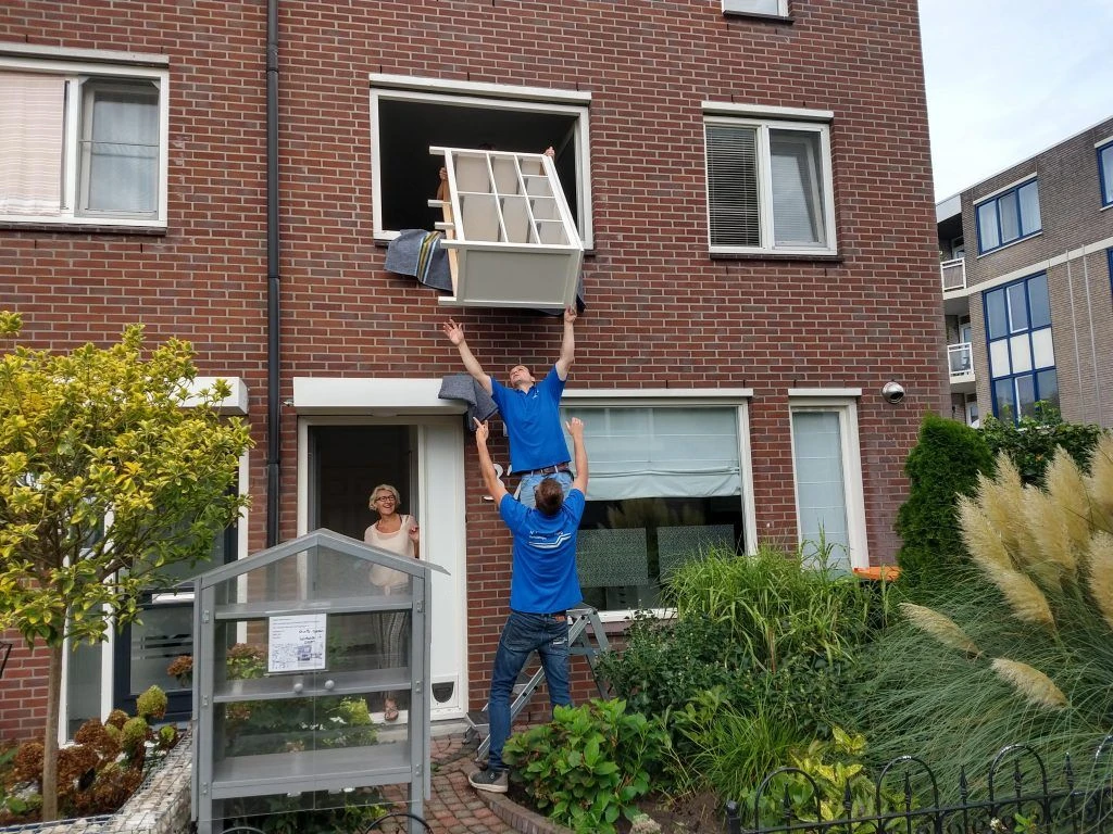 Verhuizers van H.J. Van den Berg verhuizingen